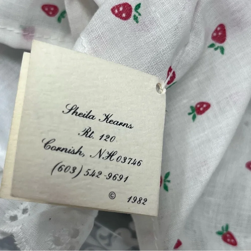 1982 Handmade Plush Mouse Basket Red Strawberry White eyelet Dress Gingham Apron